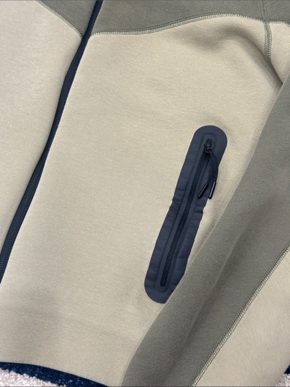 Nike tech jacket - Picture 2 of 5